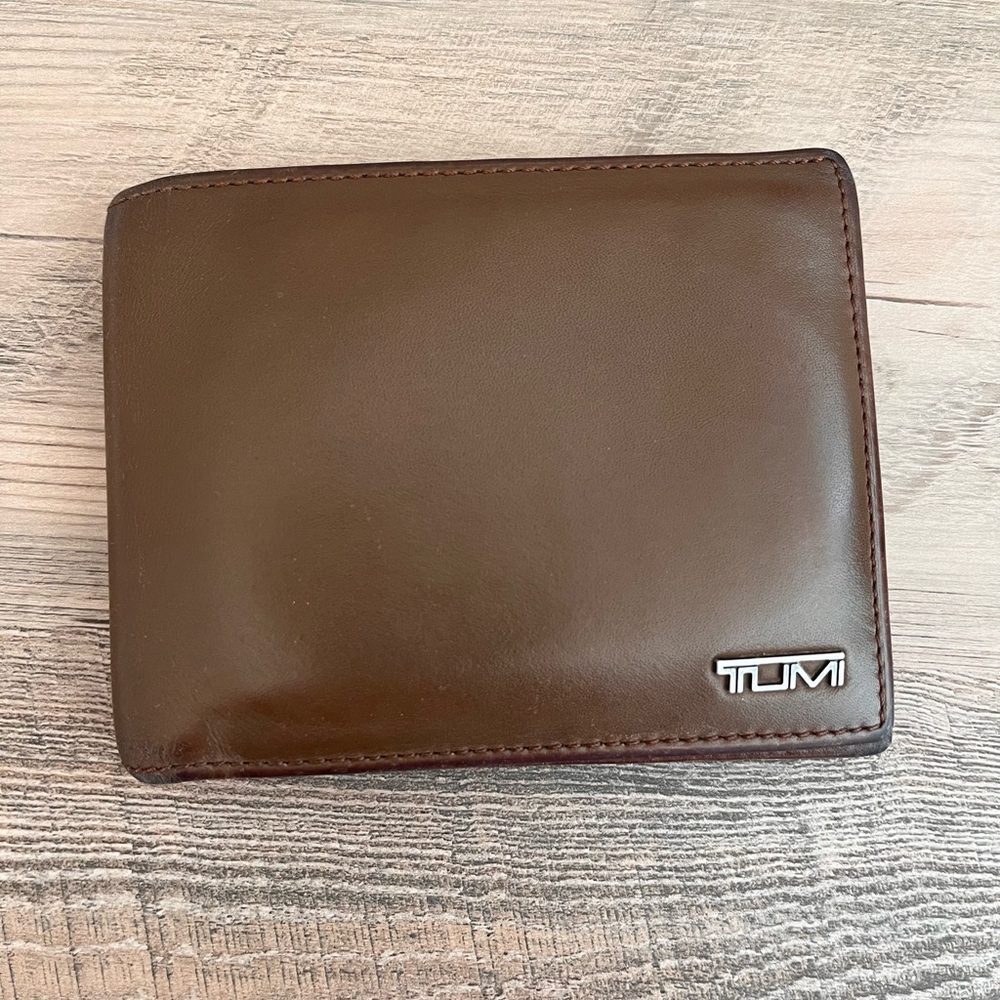 TUMI Classic Brown Leather Wallet